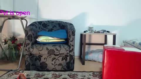 Snapshot of amywildone chatting on December 2024 03:43:01 AM Amy - not talkative and a little shy online show from December 2024 03:43:01 AM