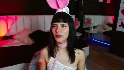 Snapshot of ana_luve chatting on November 2025 01:33:02 PM Ana online show from November 2025 01:33:02 PM