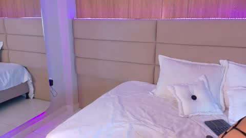 anabelleray online show from September 2025 07:39:02 PM