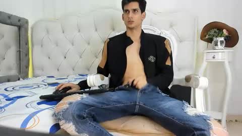 Snapshot of andrew_fucker_ chatting on December 2025 03:12:02 AM Andrew online show from December 2025 03:12:02 AM