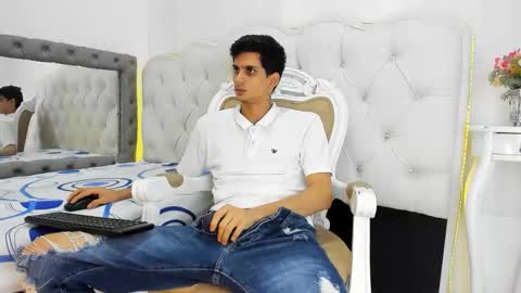 Snapshot of andrew_fucker_ chatting on December 2025 03:11:02 AM Andrew online show from December 2025 03:11:02 AM