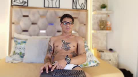 andrew_haalls online show from November 2025 09:29:02 PM