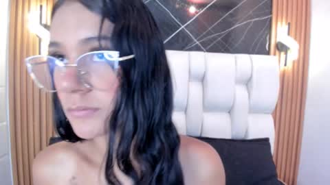 Angel online show from September 2025 06:00:01 PM
