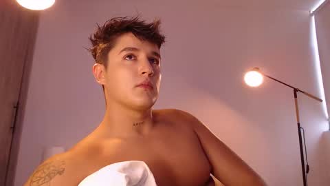 Angel online show from November 2025 09:03:02 PM