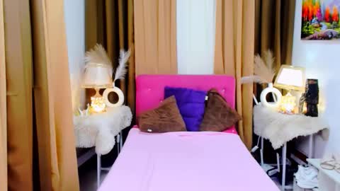 Snapshot of angelic076039 chatting on October 2025 03:49:02 AM MISS PAU online show from October 2025 03:49:02 AM