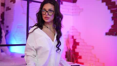  Angelina  online show from February 2025 01:00:01 AM