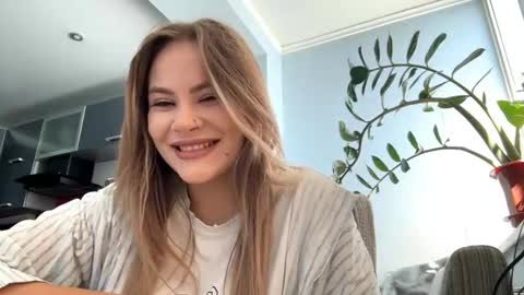 Viola online show from September 2025 07:44:02 AM