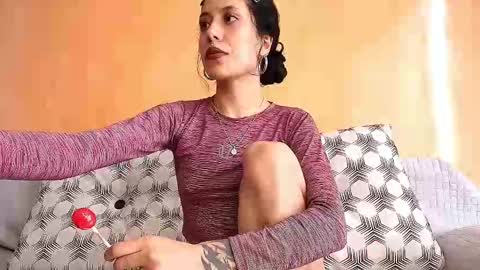 Snapshot of anika_lowen chatting on November 2025 03:40:01 PM Anika And Lowen Your Thumbs Up Are Super Important For Us online show from November 2025 03:40:01 PM