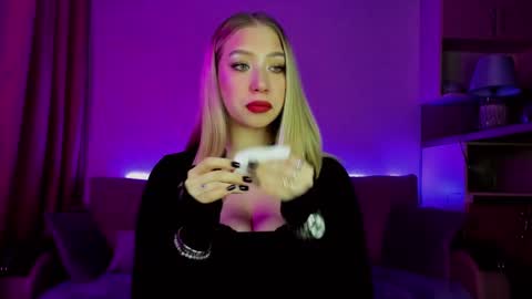 Annabelle online show from February 2025 08:00:01 PM