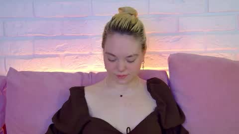 AnnaDelon online show from September 2025 04:35:02 AM