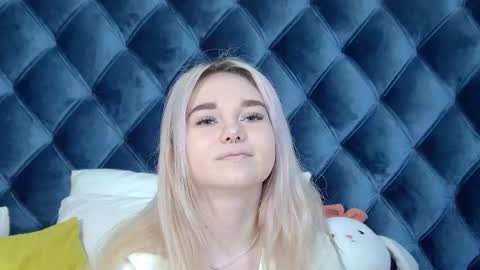AnnaDelon online show from September 2025 04:17:02 AM