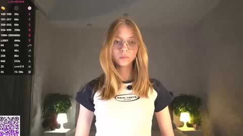 Snapshot of annettaregino chatting on November 2025 05:02:02 PM Eva online show from November 2025 05:02:02 PM