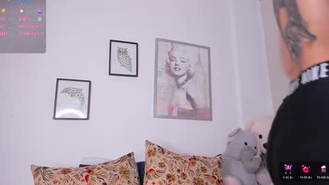 Snapshot of anniegil_cs chatting on January 2025 12:26:01 AM Annie online show from January 2025 12:26:01 AM