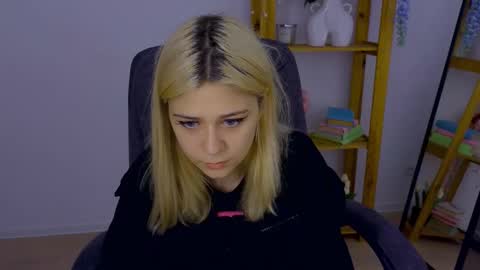 Snapshot of apheliastar chatting on October 2025 03:40:02 PM ApheliaStar online show from October 2025 03:40:02 PM