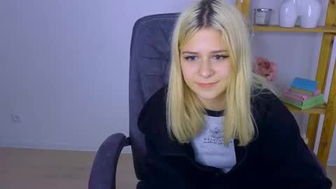 Snapshot of apheliastar chatting on October 2025 04:22:01 PM ApheliaStar online show from October 2025 04:22:01 PM