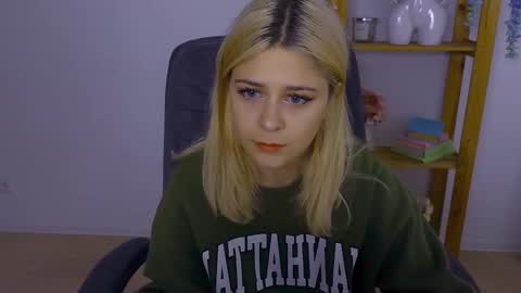 Snapshot of apheliastar chatting on October 2025 03:58:02 PM ApheliaStar online show from October 2025 03:58:02 PM