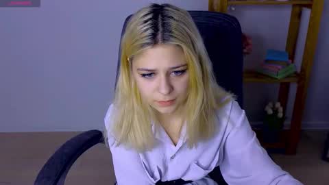 Snapshot of apheliastar chatting on November 2025 04:09:02 PM ApheliaStar online show from November 2025 04:09:02 PM