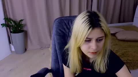 Snapshot of apheliastar chatting on November 2025 03:46:01 PM ApheliaStar online show from November 2025 03:46:01 PM