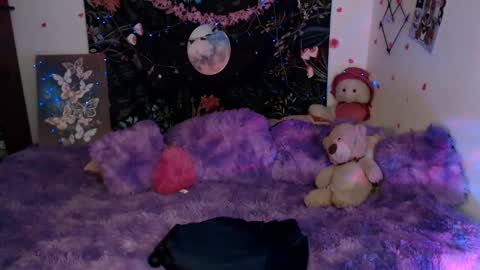 april_l6 online show from December 2024 06:28:01 PM