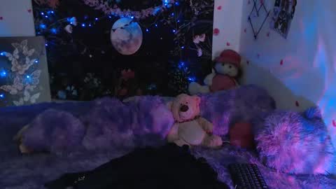 april_l6 online show from December 2024 09:20:02 PM