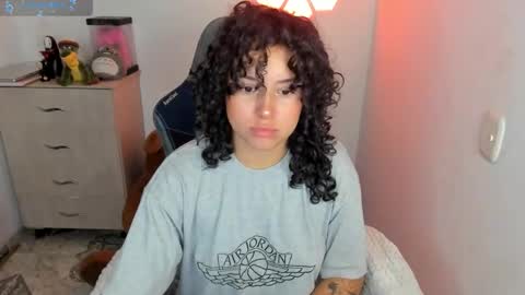 Snapshot of aqua_emilly chatting on October 2025 10:43:02 PM aqua emilly online show from October 2025 10:43:02 PM