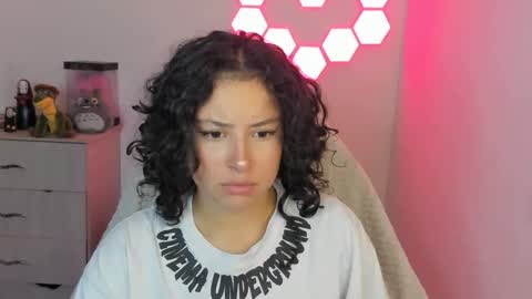 Snapshot of aqua_emilly chatting on November 2025 11:05:01 PM aqua emilly online show from November 2025 11:05:01 PM