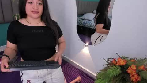 aradia_kiss online show from September 2025 08:14:01 PM