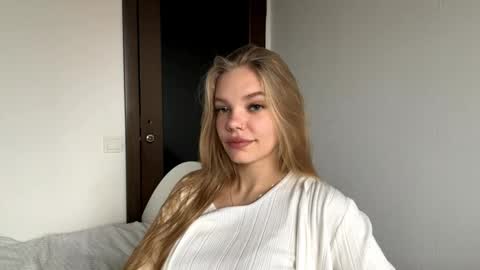 Amelia online show from November 2025 05:39:01 AM