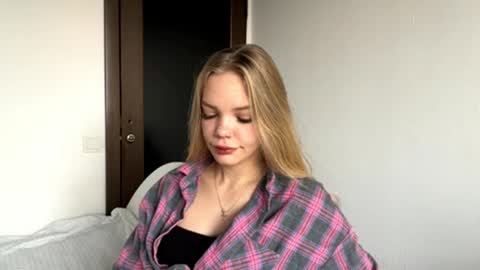 Amelia online show from November 2025 05:24:01 AM