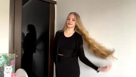 Amelia online show from December 2025 07:25:02 AM