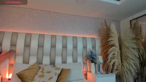 Snapshot of ari_lynn_ chatting on December 2025 03:12:02 AM ari_lynn_ online show from December 2025 03:12:02 AM