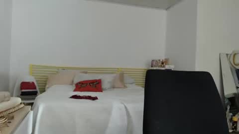 aria_andradee online show from September 2025 03:10:01 AM