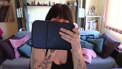 Adriana online show from January 2025 11:07:01 AM