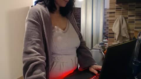 Adriana online show from December 2025 01:04:02 PM