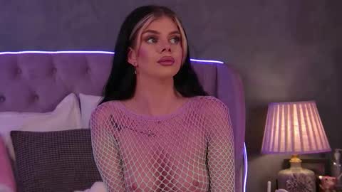 Ariell online show from October 2025 05:21:02 PM