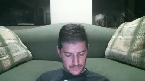 Snapshot of arielsinho chatting on November 2025 05:18:02 AM Anon online show from November 2025 05:18:02 AM