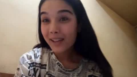 Snapshot of arvillahamner chatting on December 2025 06:06:01 PM Amina online show from December 2025 06:06:01 PM