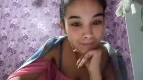 Snapshot of arvillahamner chatting on December 2025 07:40:01 PM Amina online show from December 2025 07:40:01 PM