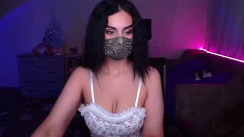  Yasmina   online show from January 2025 03:40:02 AM