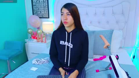 Snapshot of ashleyroberh chatting on November 2025 08:55:01 PM AshleyRoberh online show from November 2025 08:55:01 PM