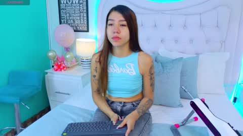 Snapshot of ashleyroberh chatting on November 2025 12:20:01 PM AshleyRoberh online show from November 2025 12:20:01 PM