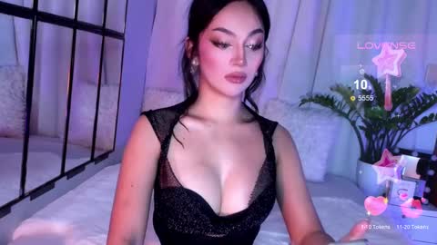 Miss Nia online show from December 2024 07:07:02 PM
