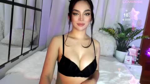Miss Nia online show from December 2024 10:39:01 AM