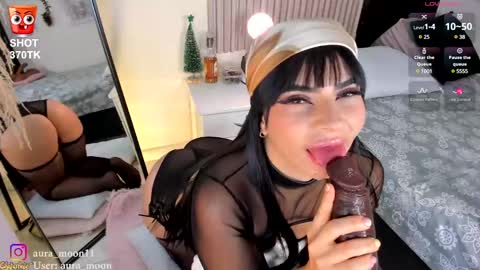 Snapshot of aura_moon chatting on January 2025 10:56:02 PM Hello I am Marcela follow me on my instagram aura moon11 online show from January 2025 10:56:02 PM
