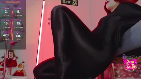 Snapshot of aurora_hotter chatting on December 2024 08:03:02 PM Miss A Fansly - Auroradomina1 online show from December 2024 08:03:02 PM