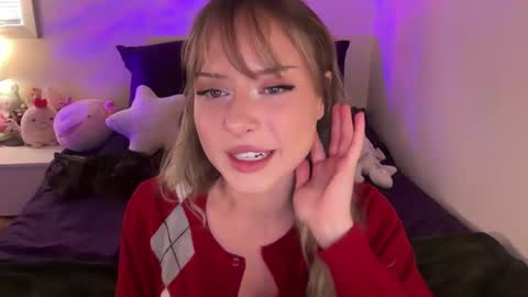 Snapshot of averyyy333 chatting on November 2025 10:20:02 PM Avery online show from November 2025 10:20:02 PM