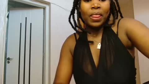 Snapshot of avian_talya chatting on November 2025 12:16:01 PM Avian online show from November 2025 12:16:01 PM