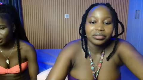 Snapshot of avian_talya chatting on November 2025 04:28:01 PM Avian online show from November 2025 04:28:01 PM