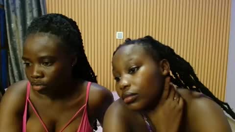 Snapshot of avian_talya chatting on November 2025 06:28:02 PM Avian online show from November 2025 06:28:02 PM