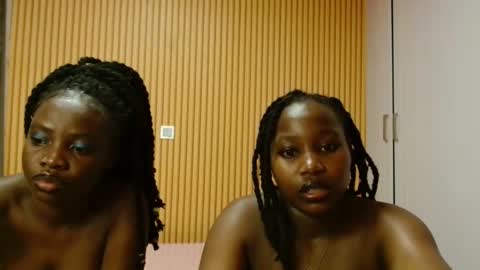 Snapshot of avian_talya chatting on November 2025 03:56:02 PM Avian online show from November 2025 03:56:02 PM